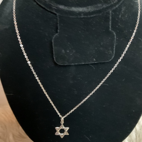Silver Star of David Pendant Necklace NIB - Picture 3 of 7